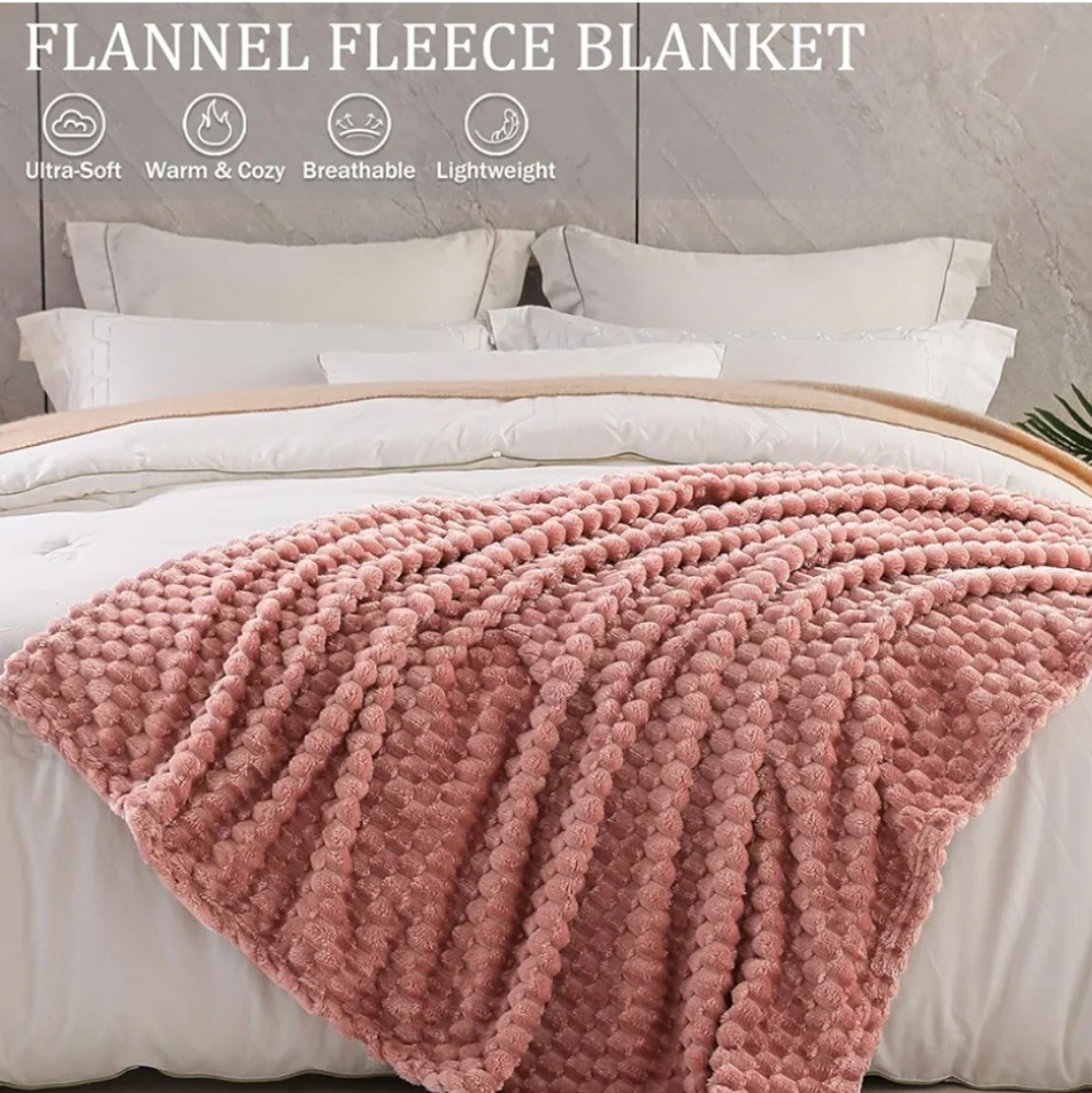 Super Cozy Plush Boho Salmon Colored Throw Blanket NWT - Picture 2 of 5